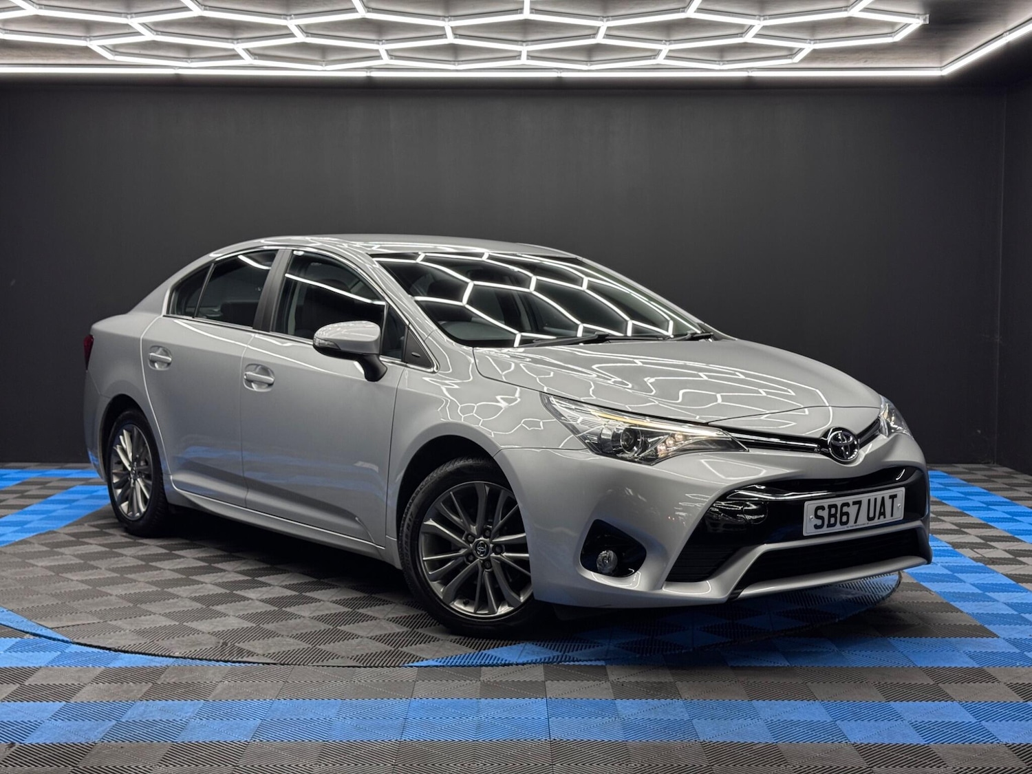 Used Toyota Avensis 2017 for sale - 76348754: Photo 1