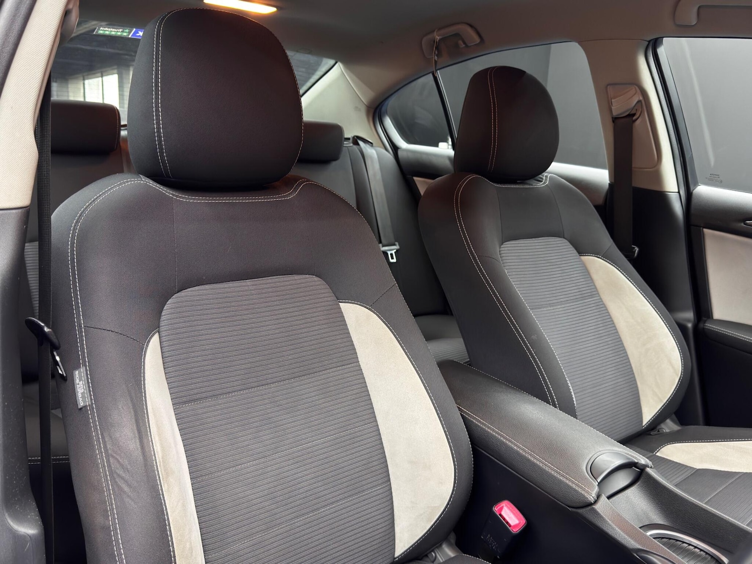 Used Toyota Avensis 2017 for sale - 76348754: Photo 12