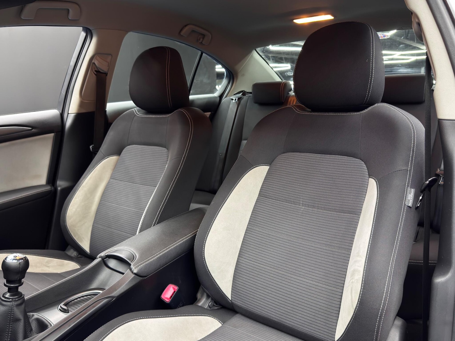 Used Toyota Avensis 2017 for sale - 76348754: Photo 14