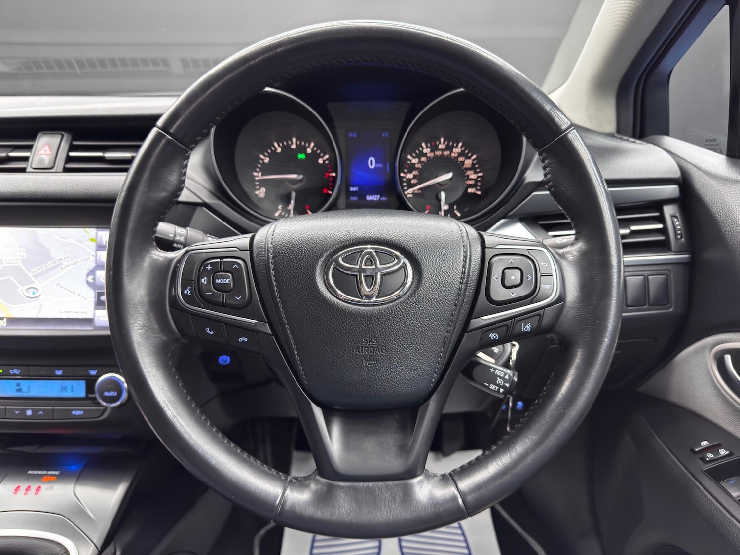 Used Toyota Avensis 2017 for sale - 76348754: Photo 19