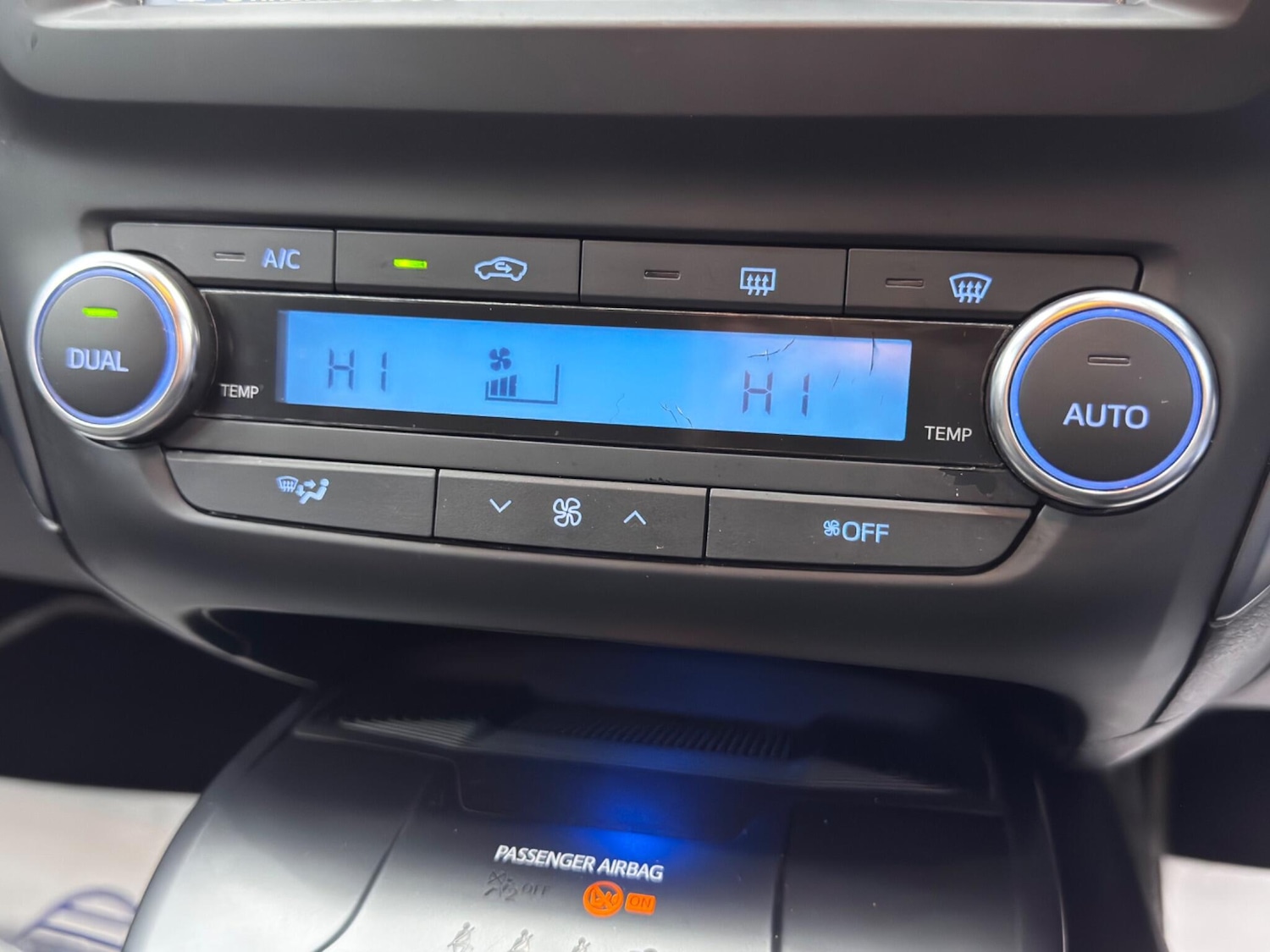 Used Toyota Avensis 2017 for sale - 76348754: Photo 27