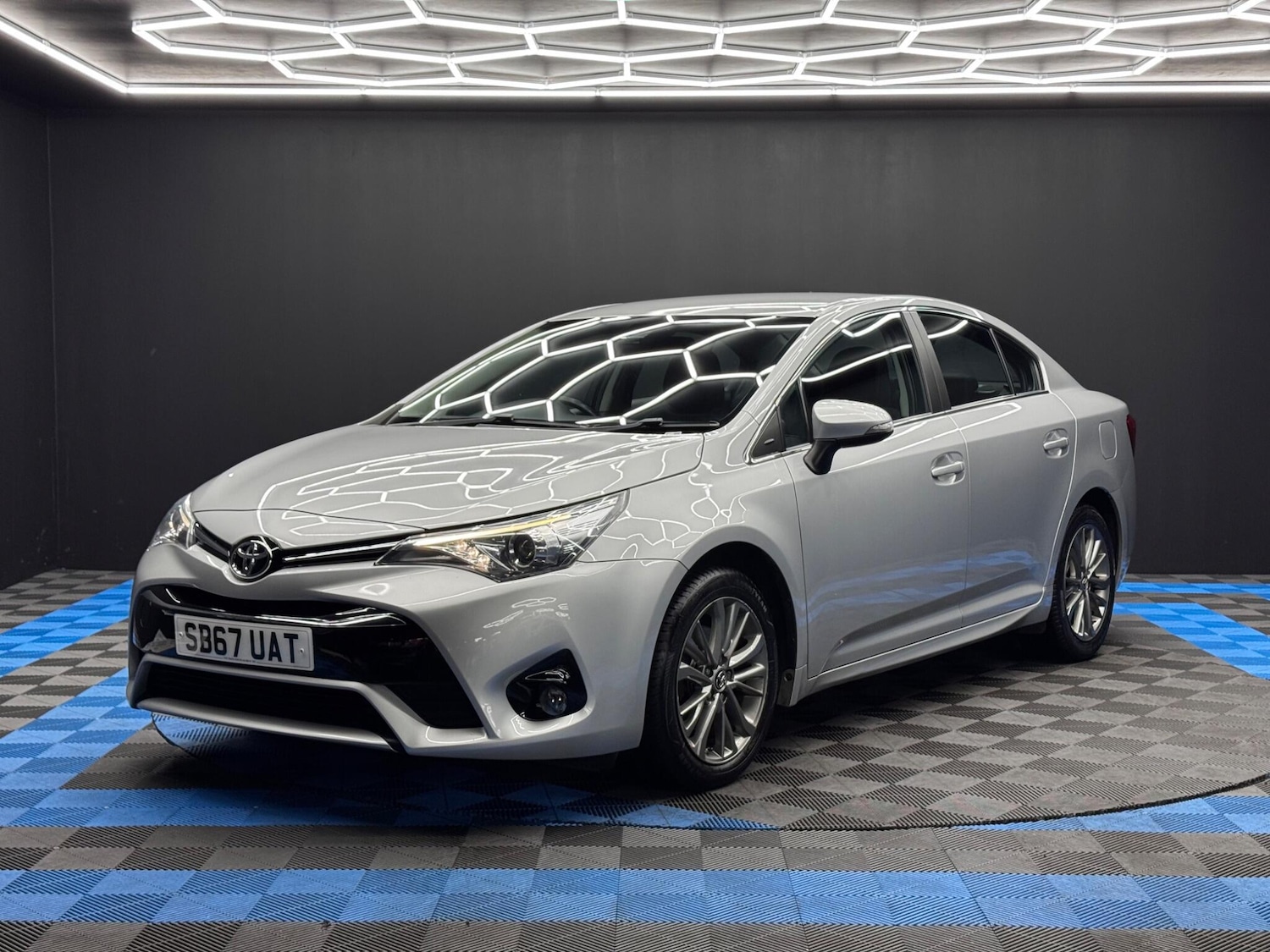 Used Toyota Avensis 2017 for sale - 76348754: Photo 3