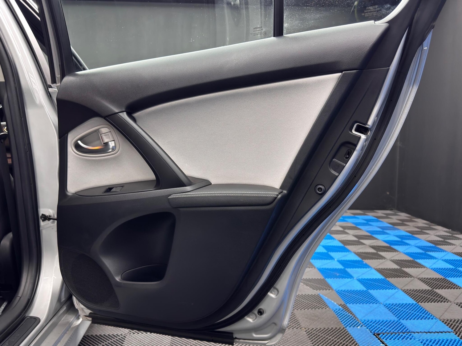 Used Toyota Avensis 2017 for sale - 76348754: Photo 38