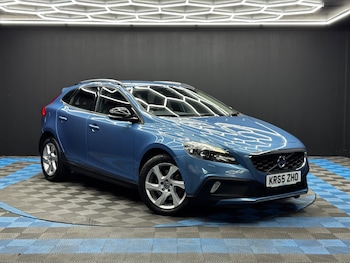 Used Volvo V40 2015 for sale - 79508636: Photo