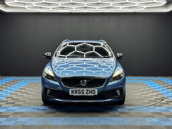 Used Volvo V40 2015 for sale - 79508636: Photo