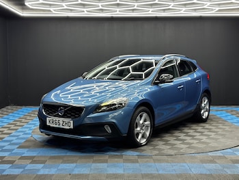 Used Volvo V40 2015 for sale - 79508636: Photo