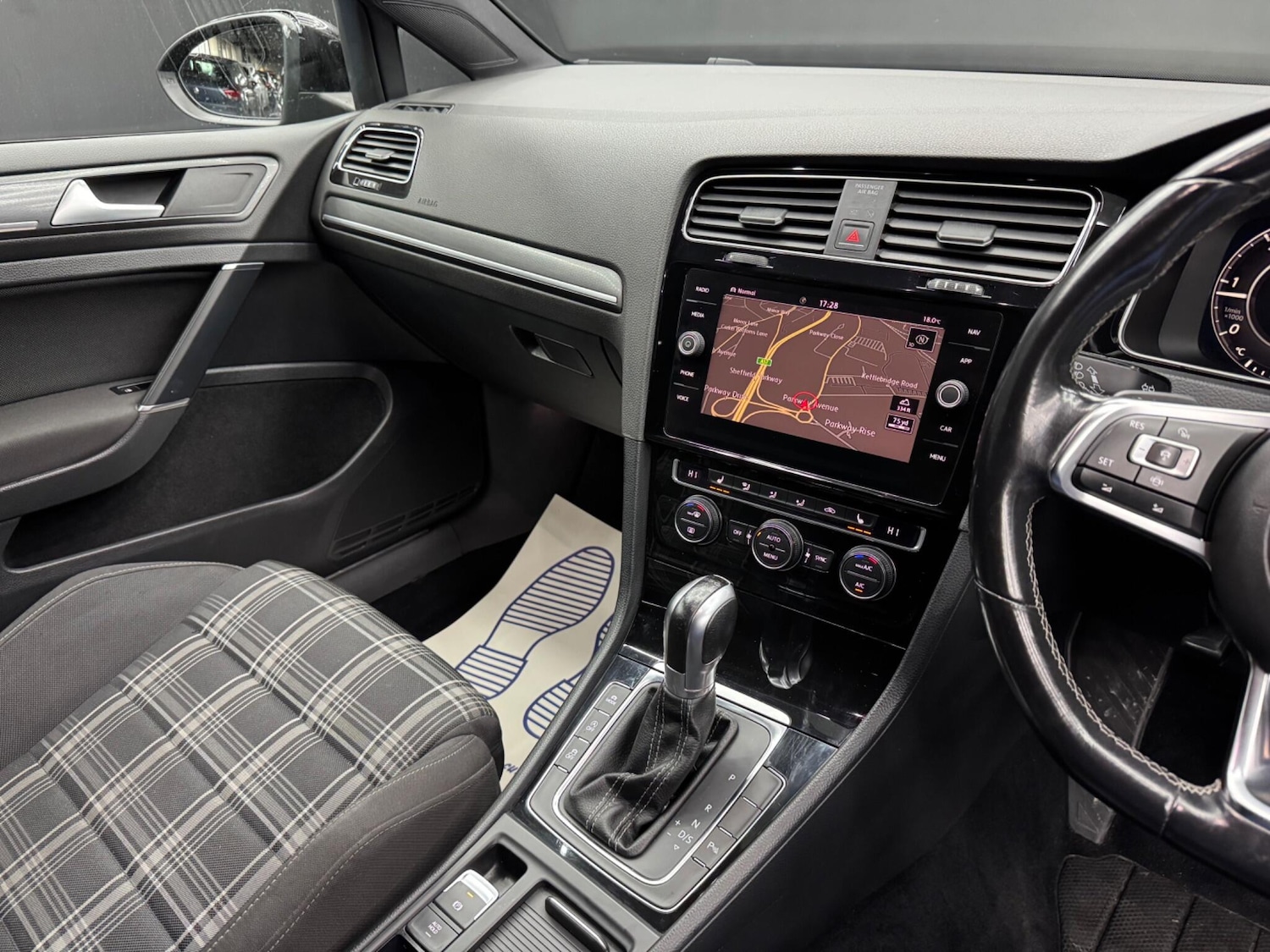 Used Volkswagen Golf 2017 for sale - 76457309: Photo 23