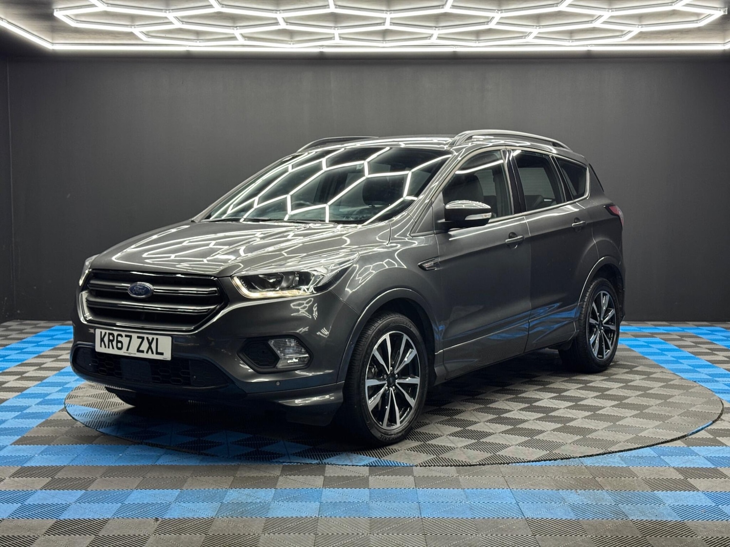 Used Ford Kuga 2017 for sale - 77050007: Photo 3
