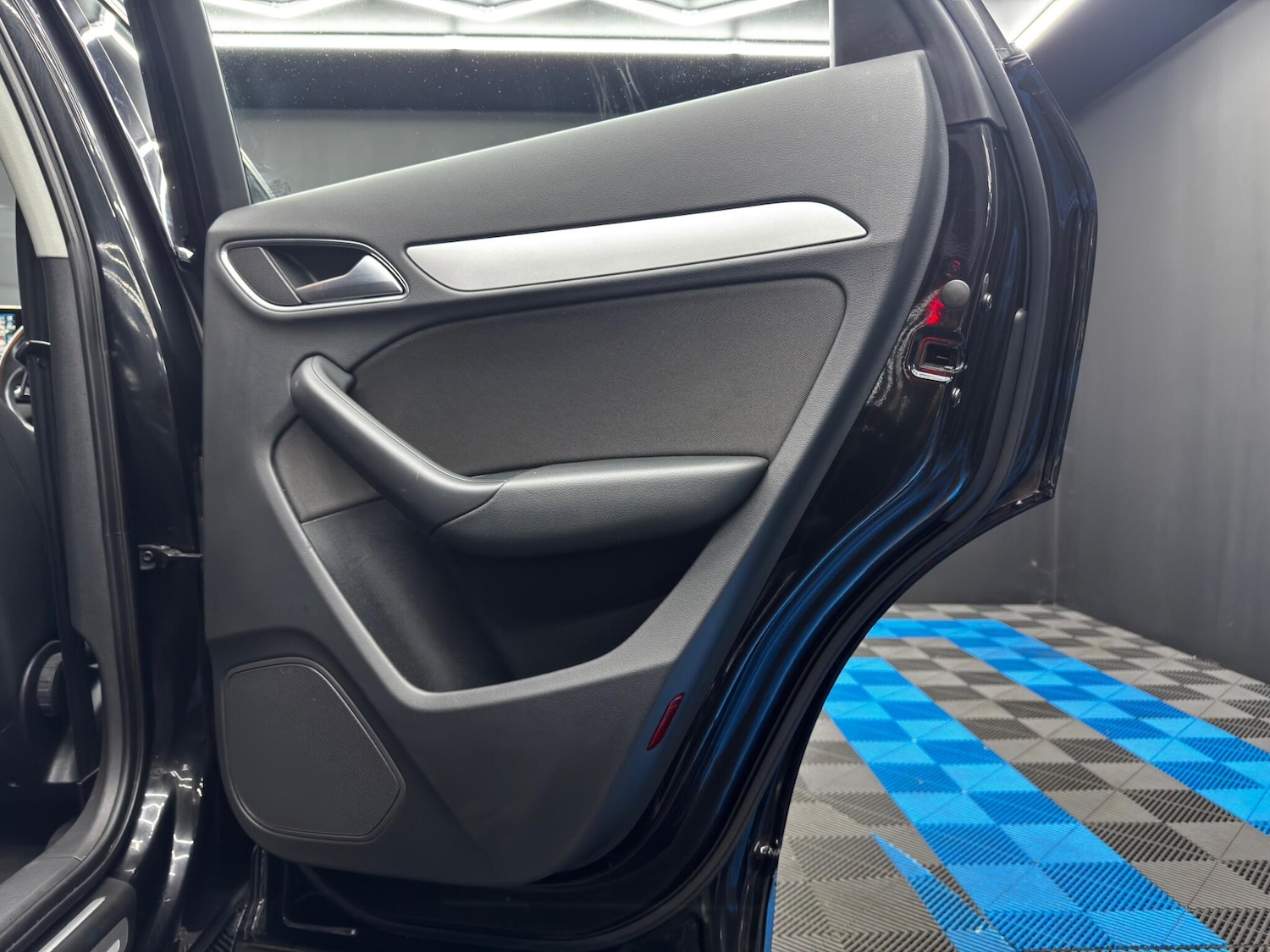 Used Audi Q3 2018 for sale - 76592500: Photo 40