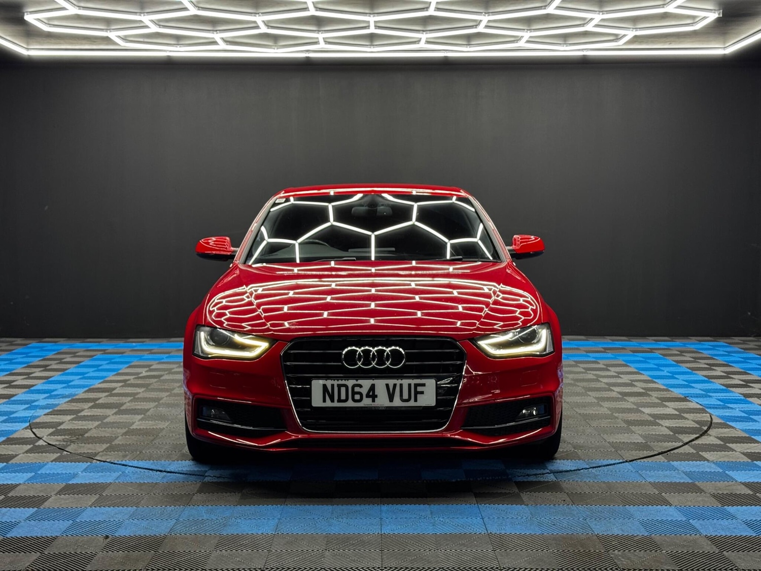 Used Audi A4 2014 for sale - 76549781: Photo 2