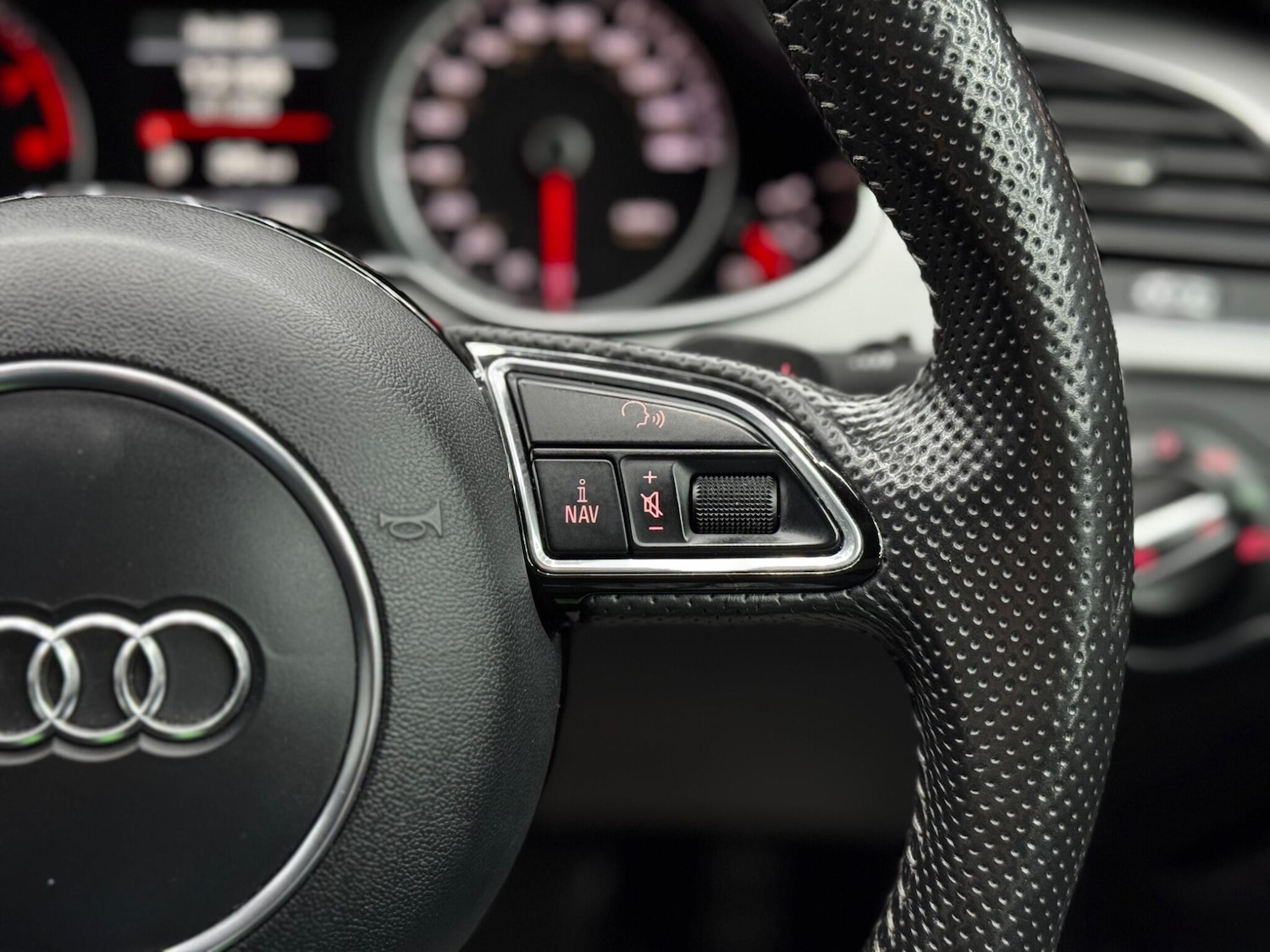 Used Audi A4 2014 for sale - 76549781: Photo 21