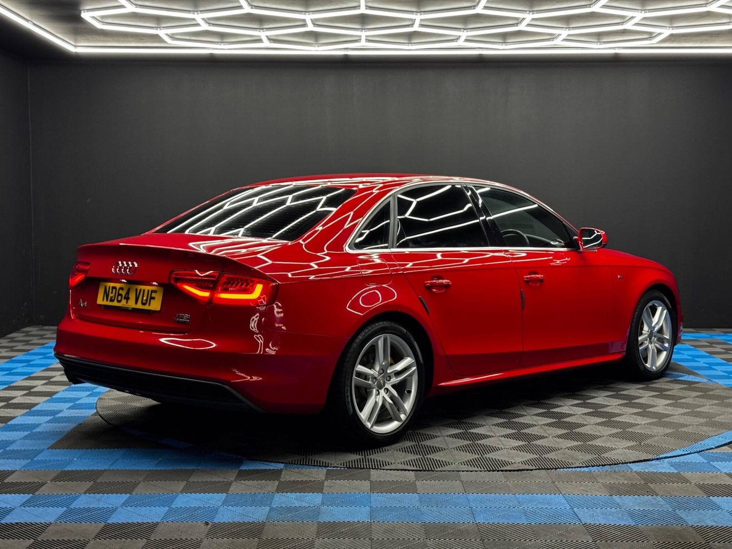 Used Audi A4 2014 for sale - 76549781: Photo 5