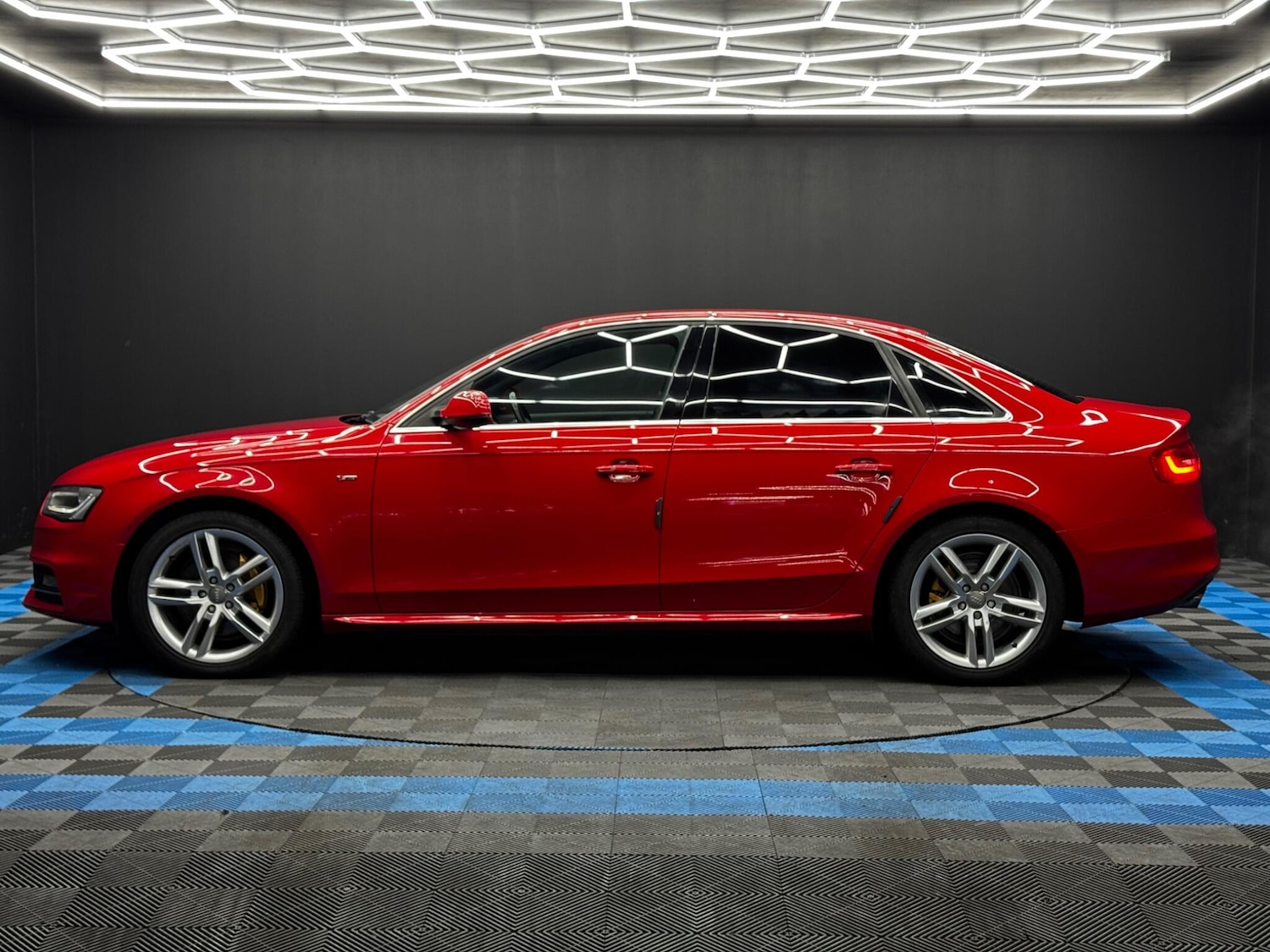 Used Audi A4 2014 for sale - 76549781: Photo 8