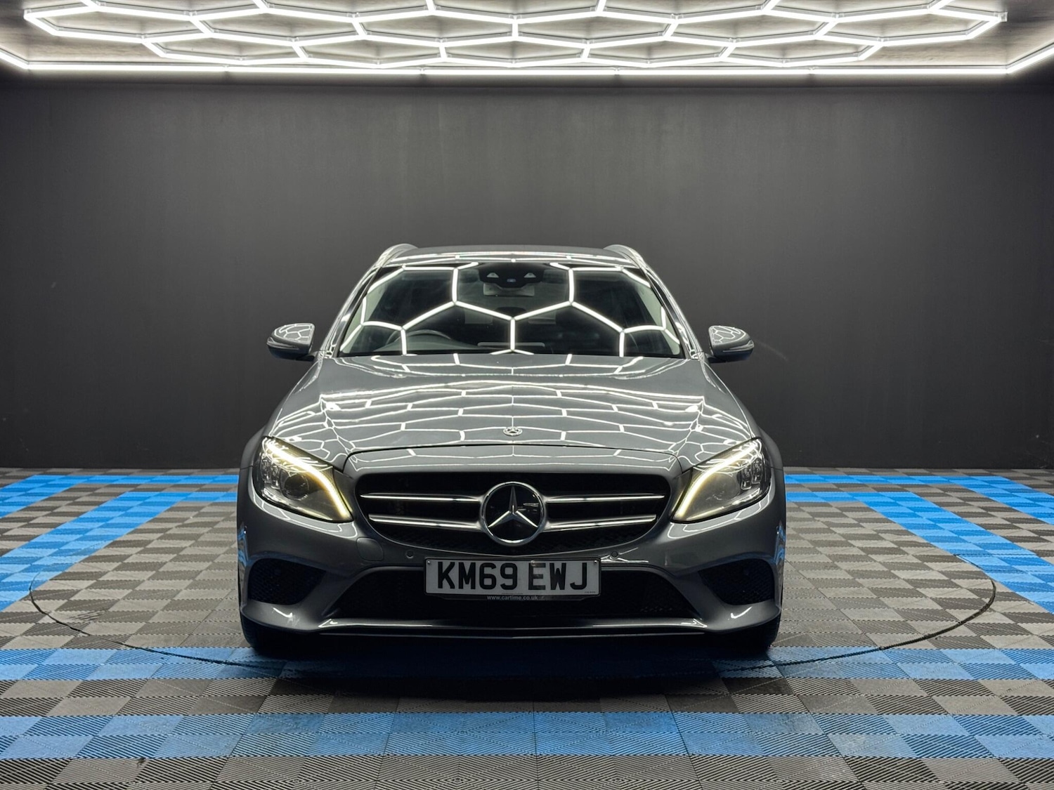 Used Mercedes-Benz C Class 2019 for sale - 77202468: Photo 2