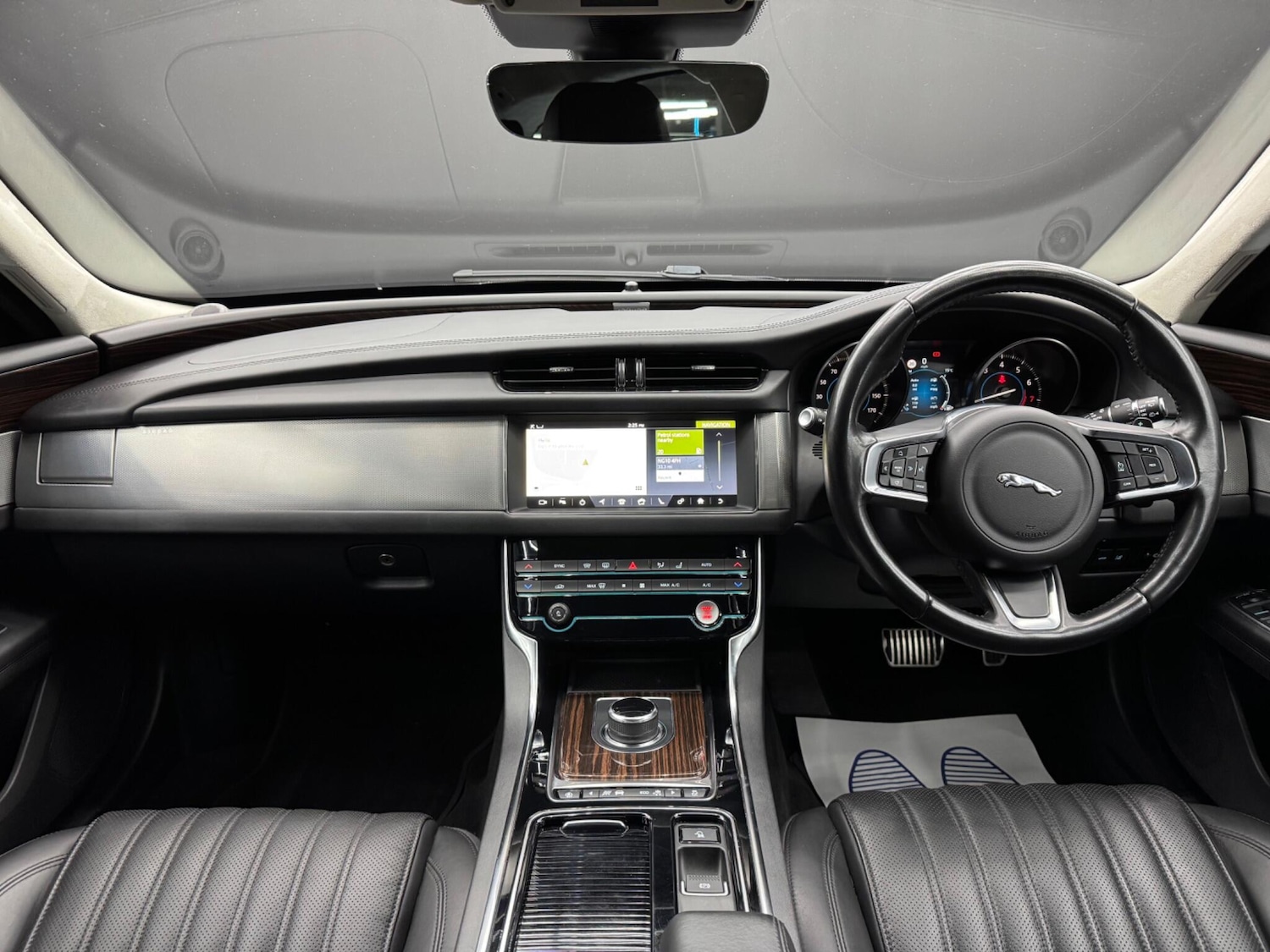 Used Jaguar XF 2018 for sale - 76537754: Photo 10