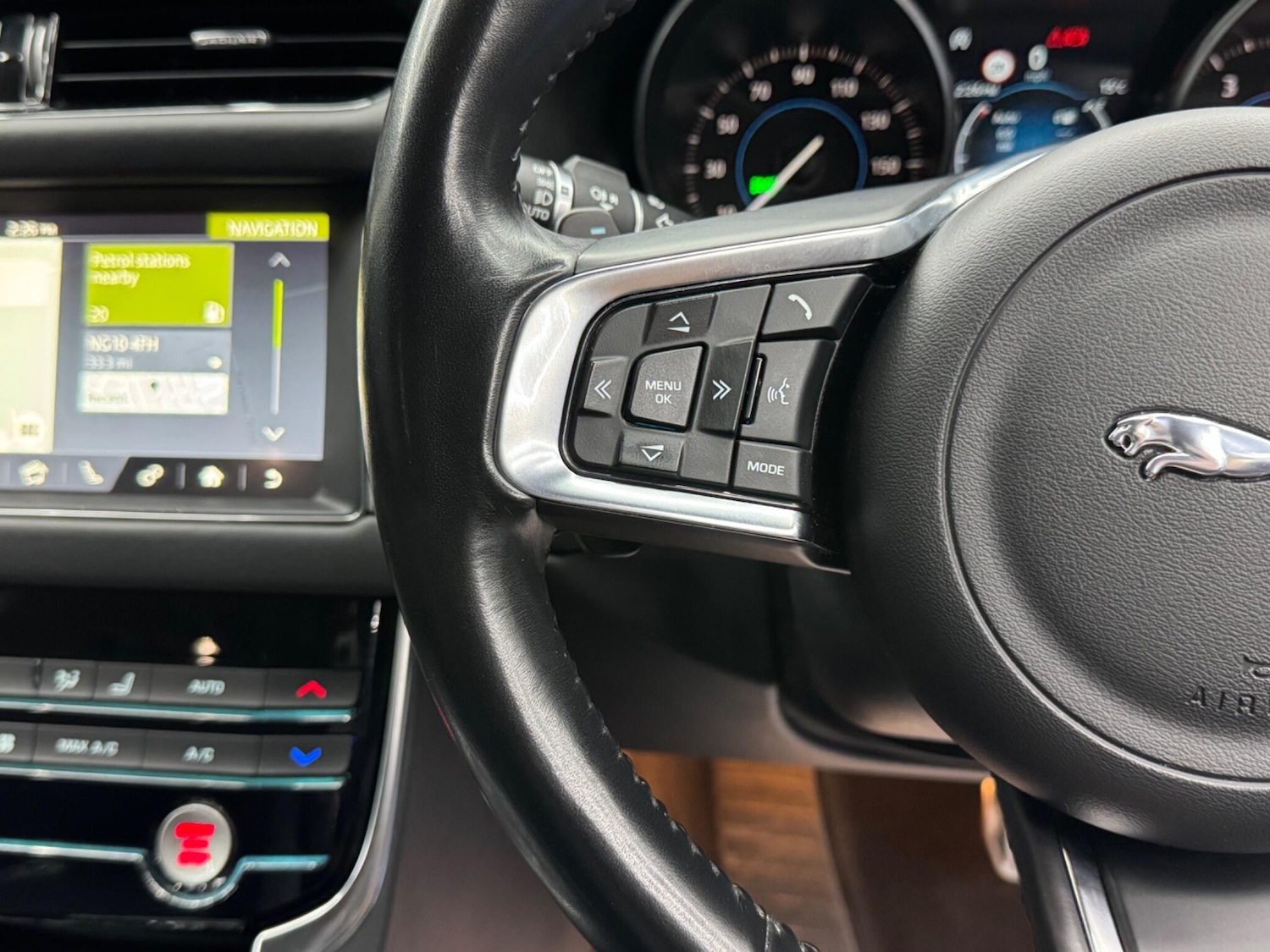 Used Jaguar XF 2018 for sale - 76537754: Photo 20