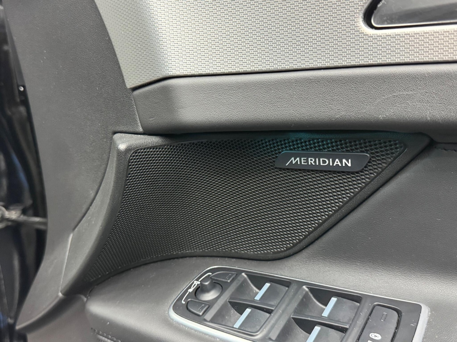 Used Jaguar XF 2018 for sale - 76537754: Photo 39