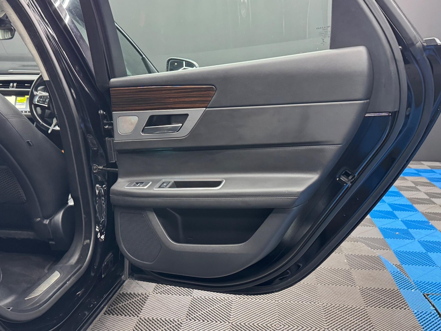 Used Jaguar XF 2018 for sale - 76537754: Photo 42