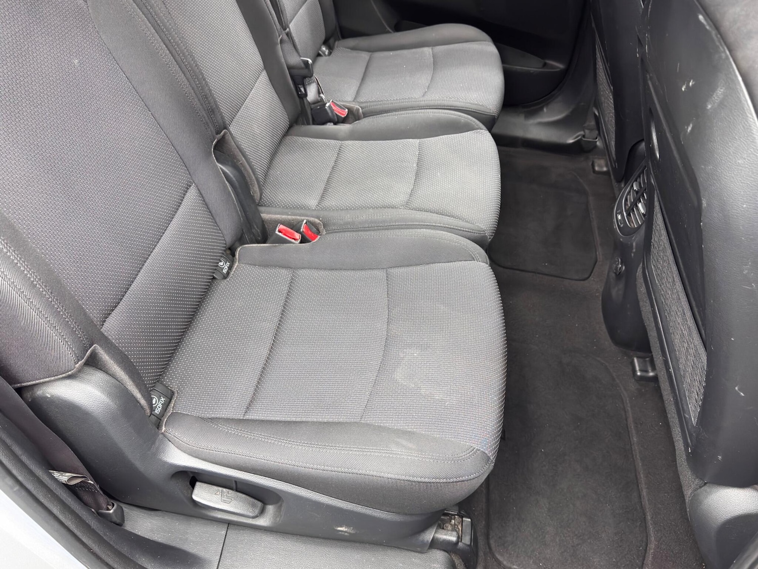 Used Kia Carens 2015 for sale - 76995889: Photo 16