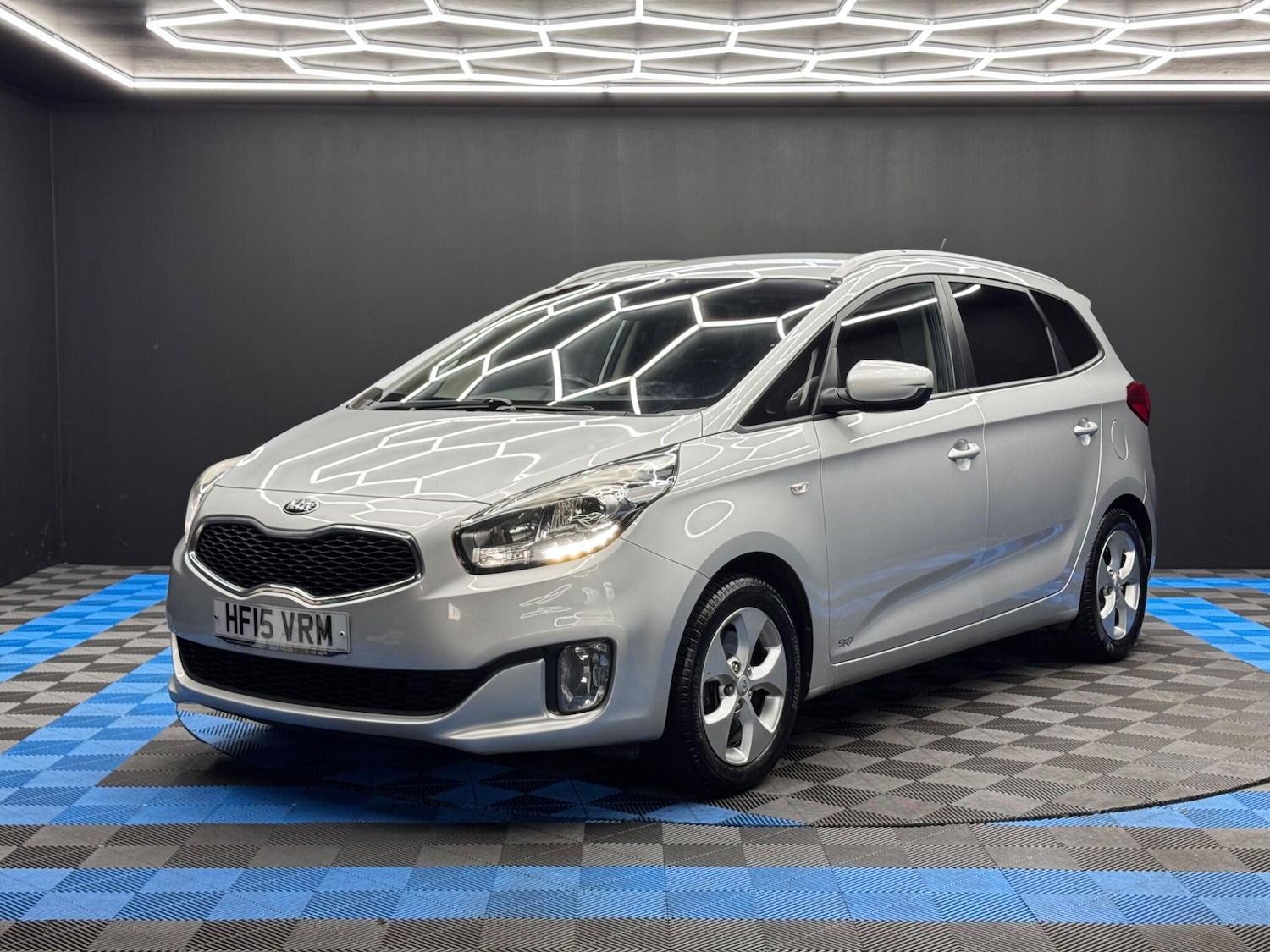 Used Kia Carens 2015 for sale - 76995889: Photo 3