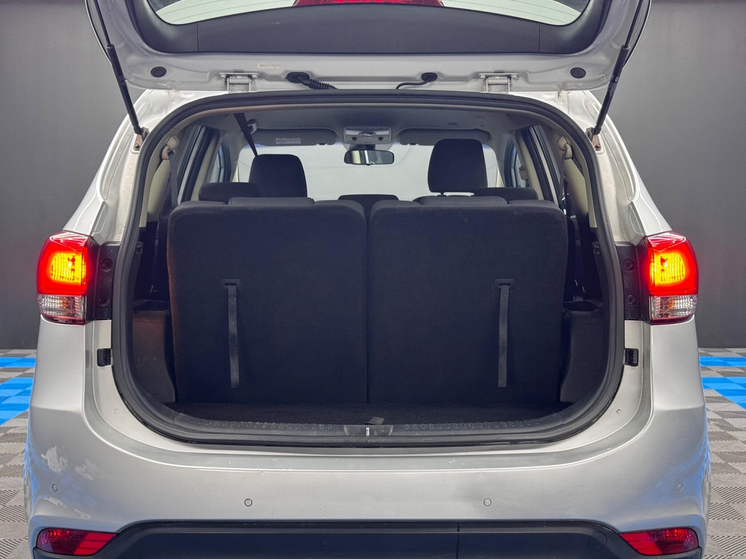 Used Kia Carens 2015 for sale - 76995889: Photo 33