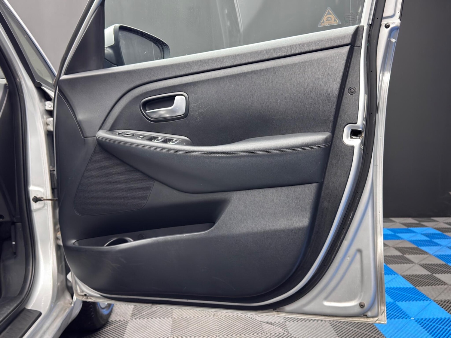 Used Kia Carens 2015 for sale - 76995889: Photo 35