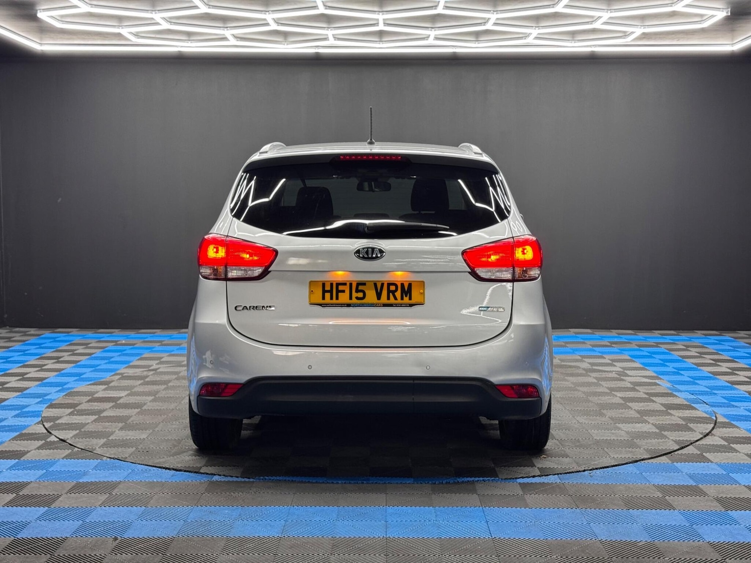 Used Kia Carens 2015 for sale - 76995889: Photo 6