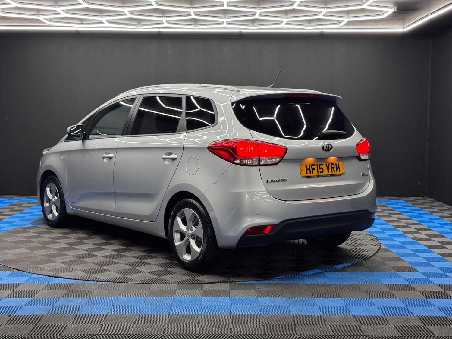 Used Kia Carens 2015 for sale - 76995889: Photo 7