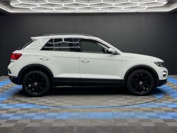 Used Volkswagen T-Roc 2019 for sale - 74909704: Photo