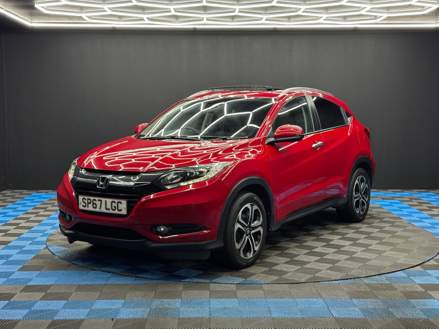 Used Honda HR-V 2017 for sale - 77550690: Photo 3