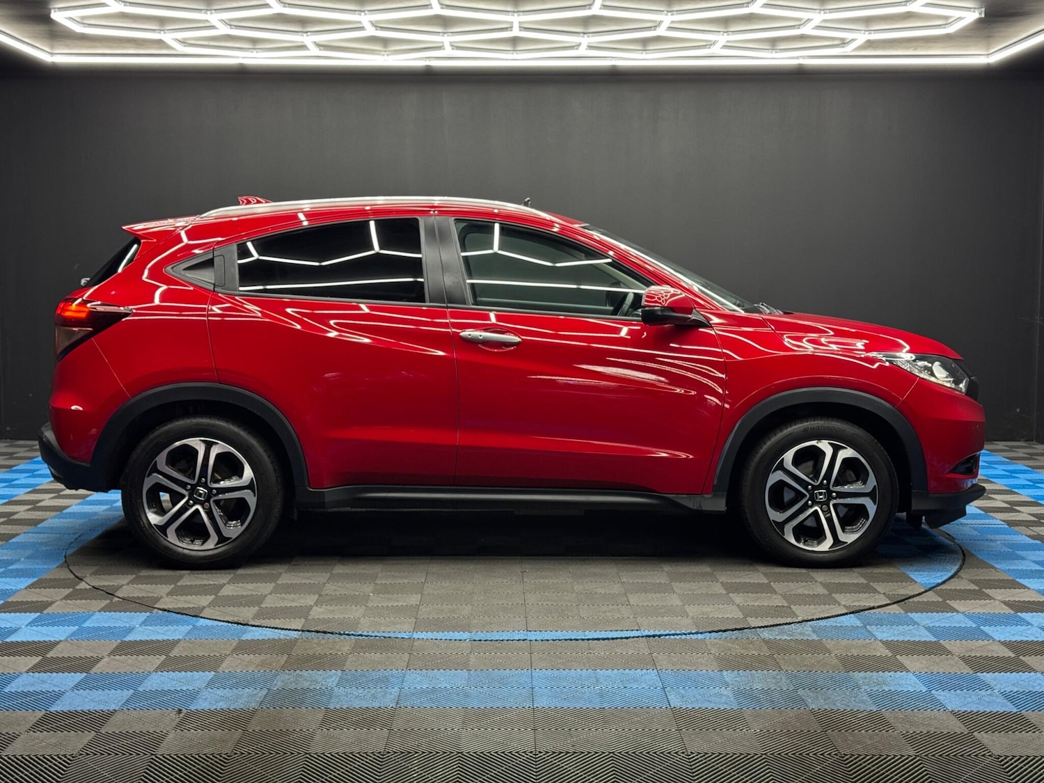 Used Honda HR-V 2017 for sale - 77550690: Photo 4