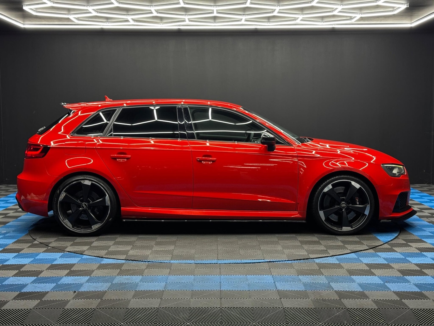 Used Audi RS3 2016 for sale - 76865208: Photo 4