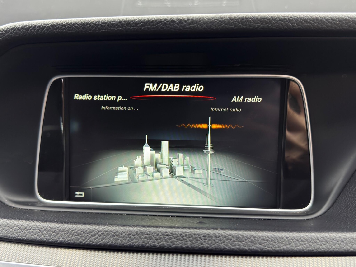 Used Mercedes-Benz E Class 2015 for sale - 77738581: Photo 29