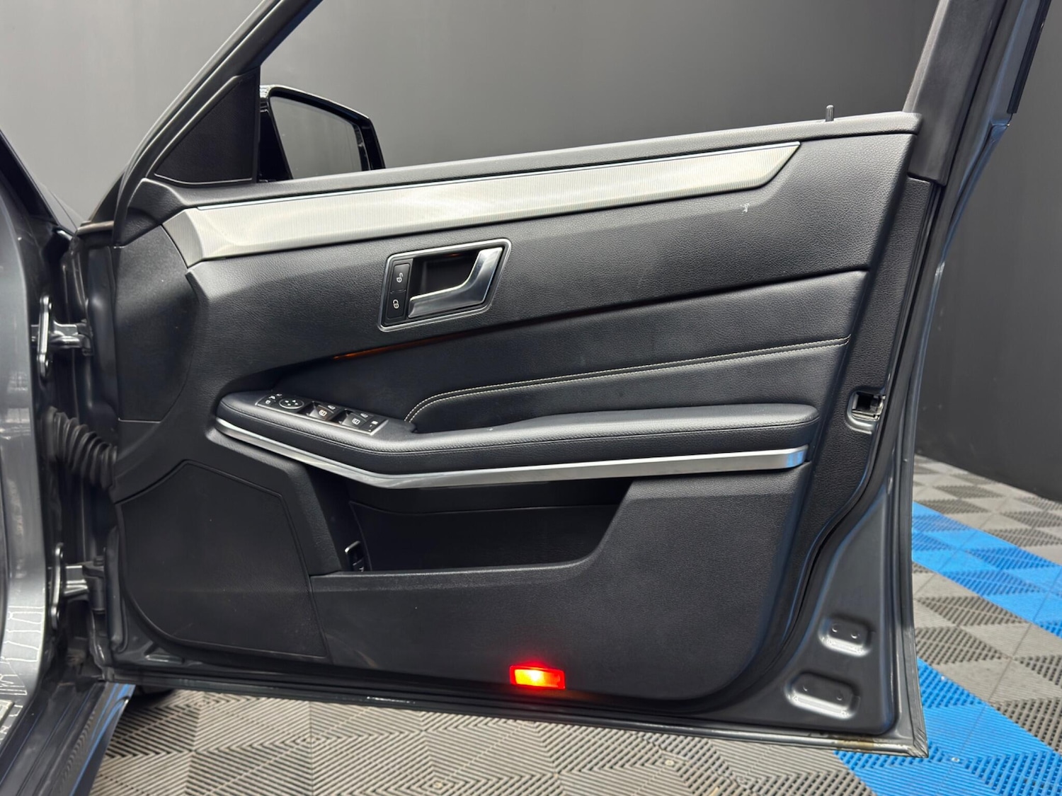 Used Mercedes-Benz E Class 2015 for sale - 77738581: Photo 35