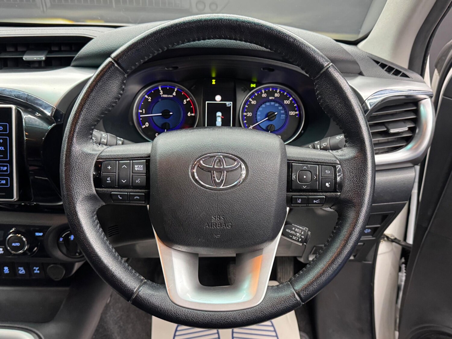 Used Toyota Hilux 2020 for sale - 77853230: Photo 19