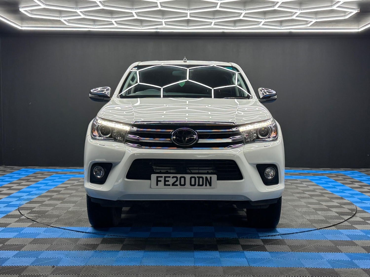 Used Toyota Hilux 2020 for sale - 77853230: Photo 2