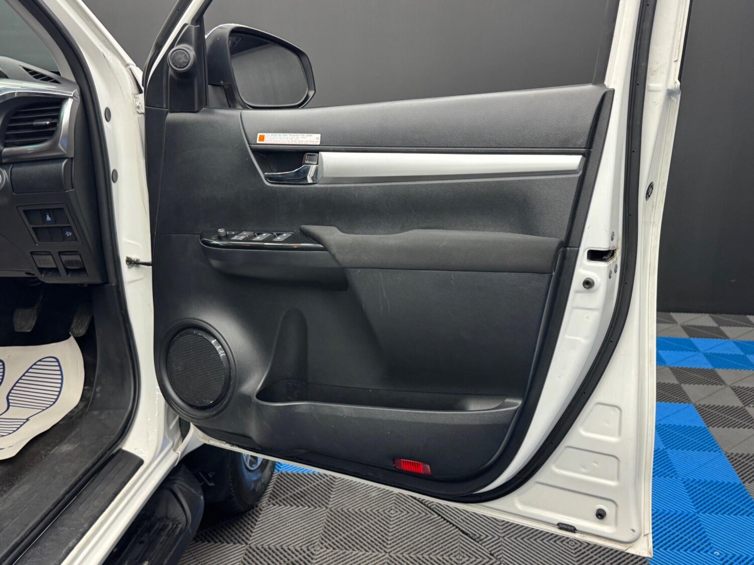 Used Toyota Hilux 2020 for sale - 77853230: Photo 33