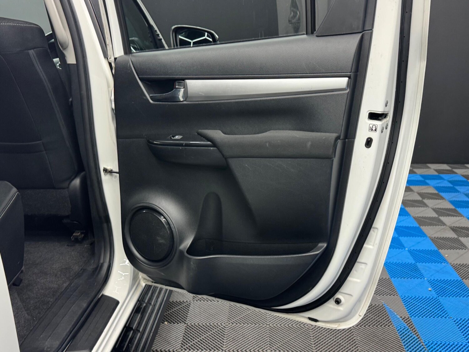 Used Toyota Hilux 2020 for sale - 77853230: Photo 35