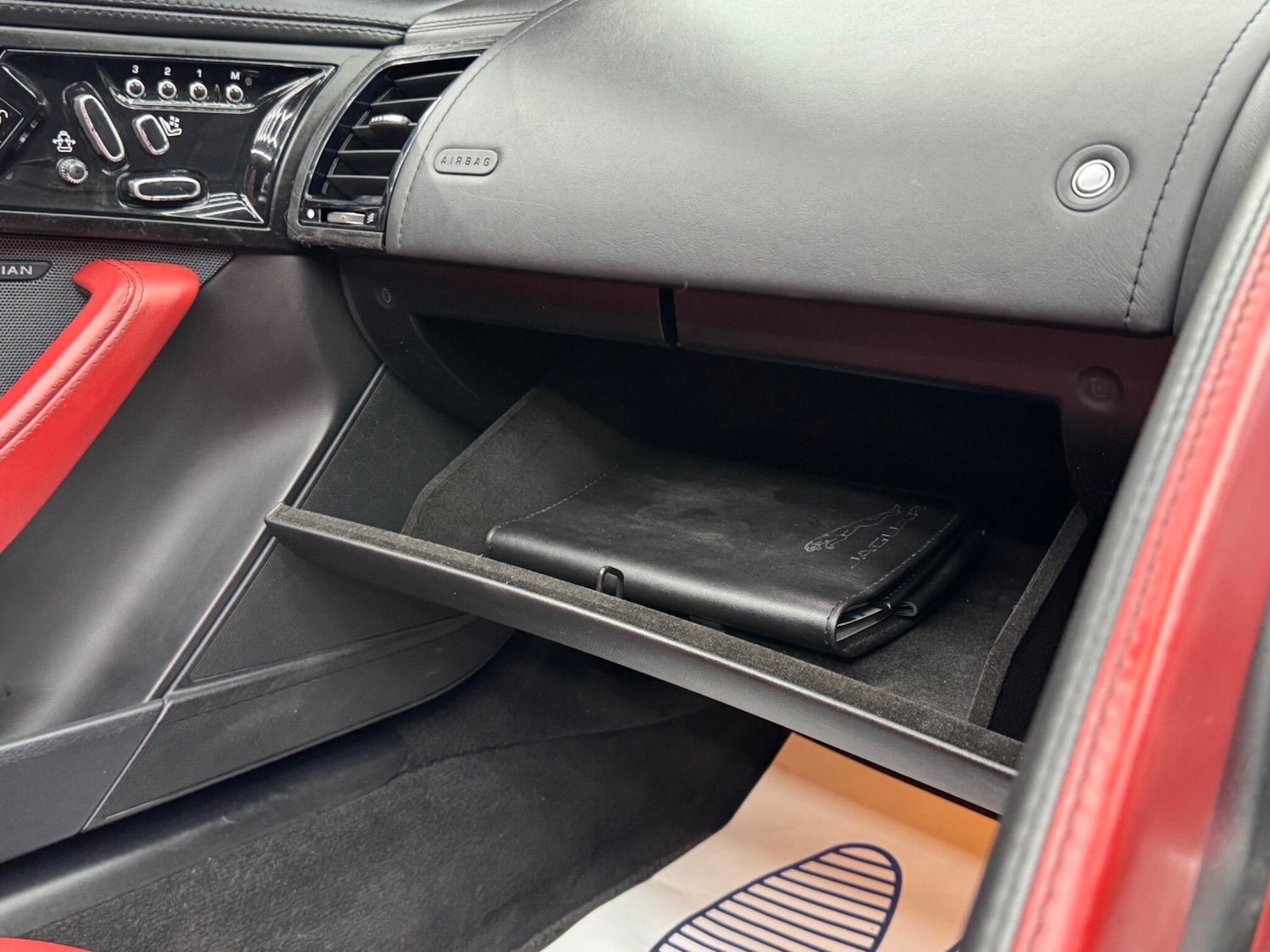 Used Jaguar F-Type 2014 for sale - 76952658: Photo 30