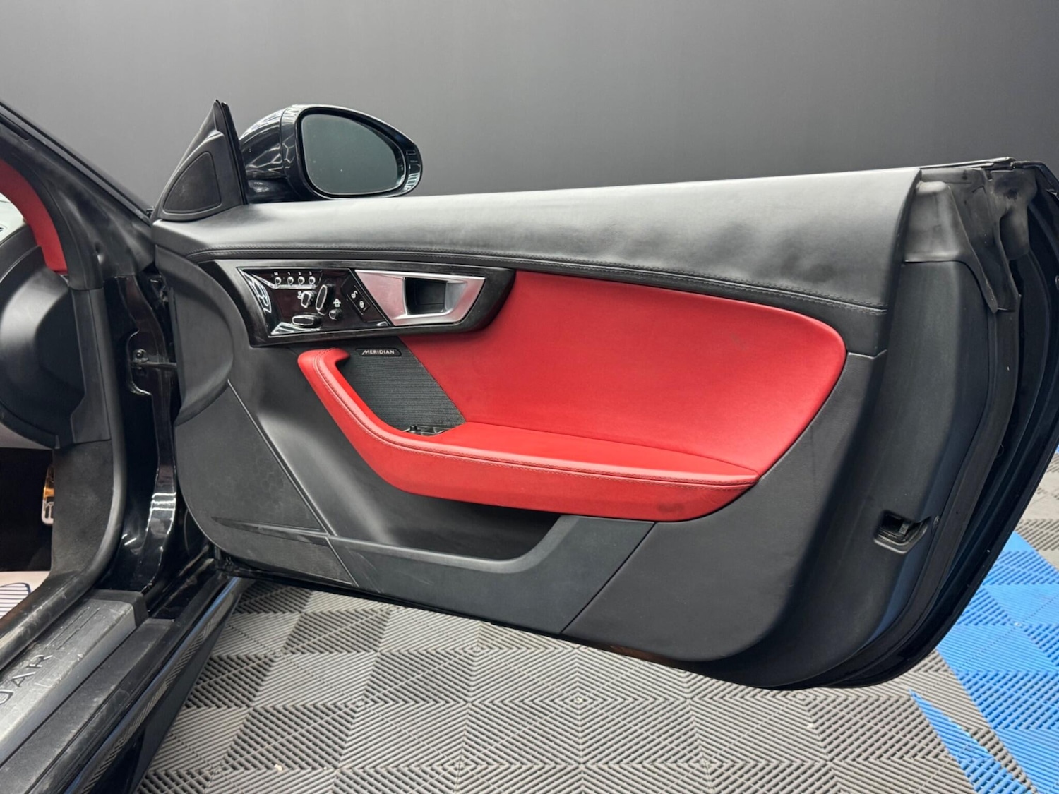 Used Jaguar F-Type 2014 for sale - 76952658: Photo 32