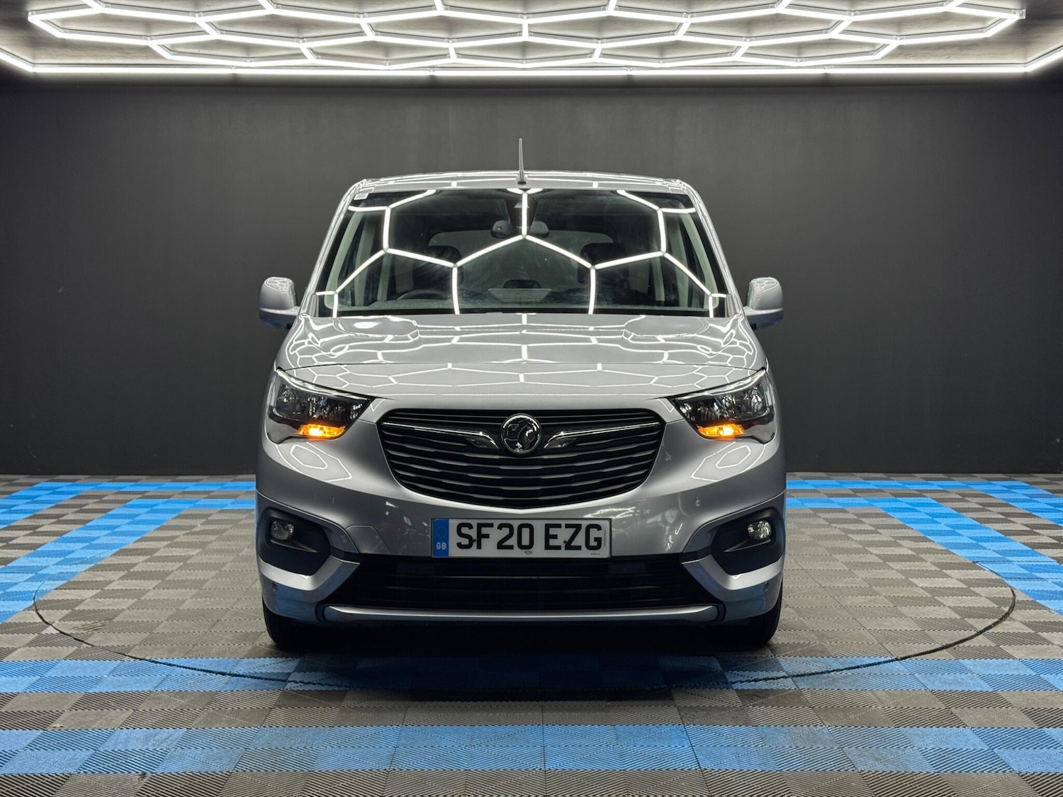 Used Vauxhall Combo Life 2020 for sale - 77144296: Photo 2