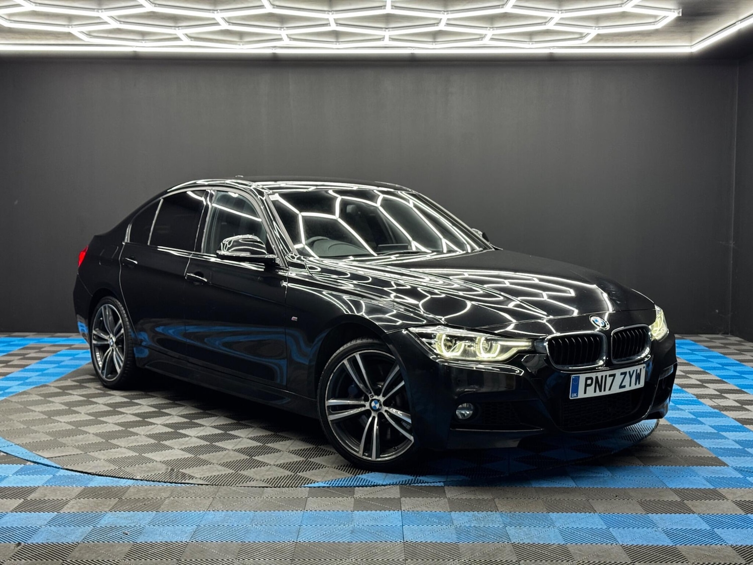 Used BMW 3 Series 2017 for sale - 76913231: Photo 1