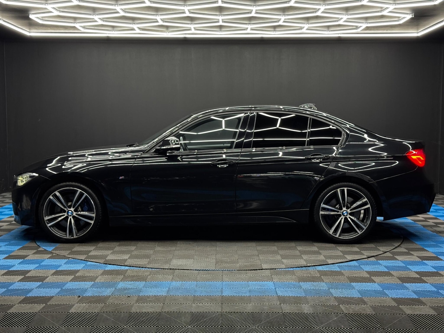 Used BMW 3 Series 2017 for sale - 76913231: Photo 8