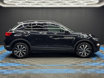 Used Volkswagen T-Roc 2018 for sale - 78416147: Photo