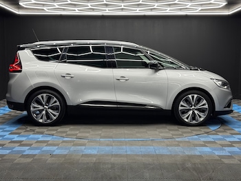 Used Renault Grand Scenic 2019 for sale - 79018417: Photo
