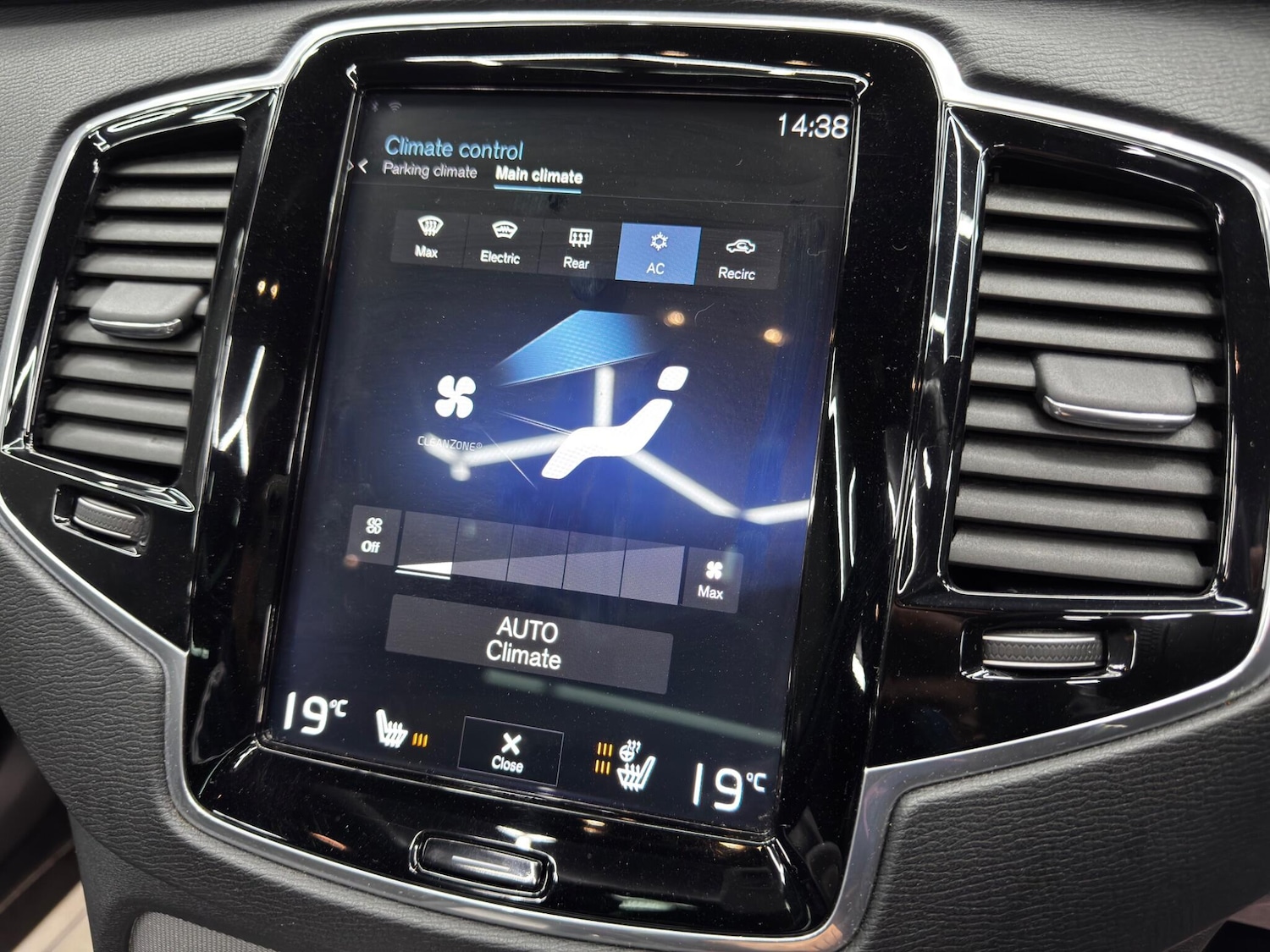 Used Volvo XC90 2018 for sale - 76472654: Photo 29