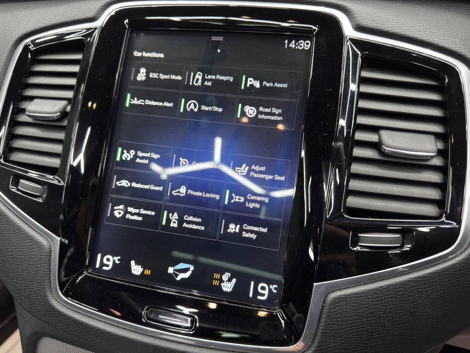 Used Volvo XC90 2018 for sale - 76472654: Photo 37