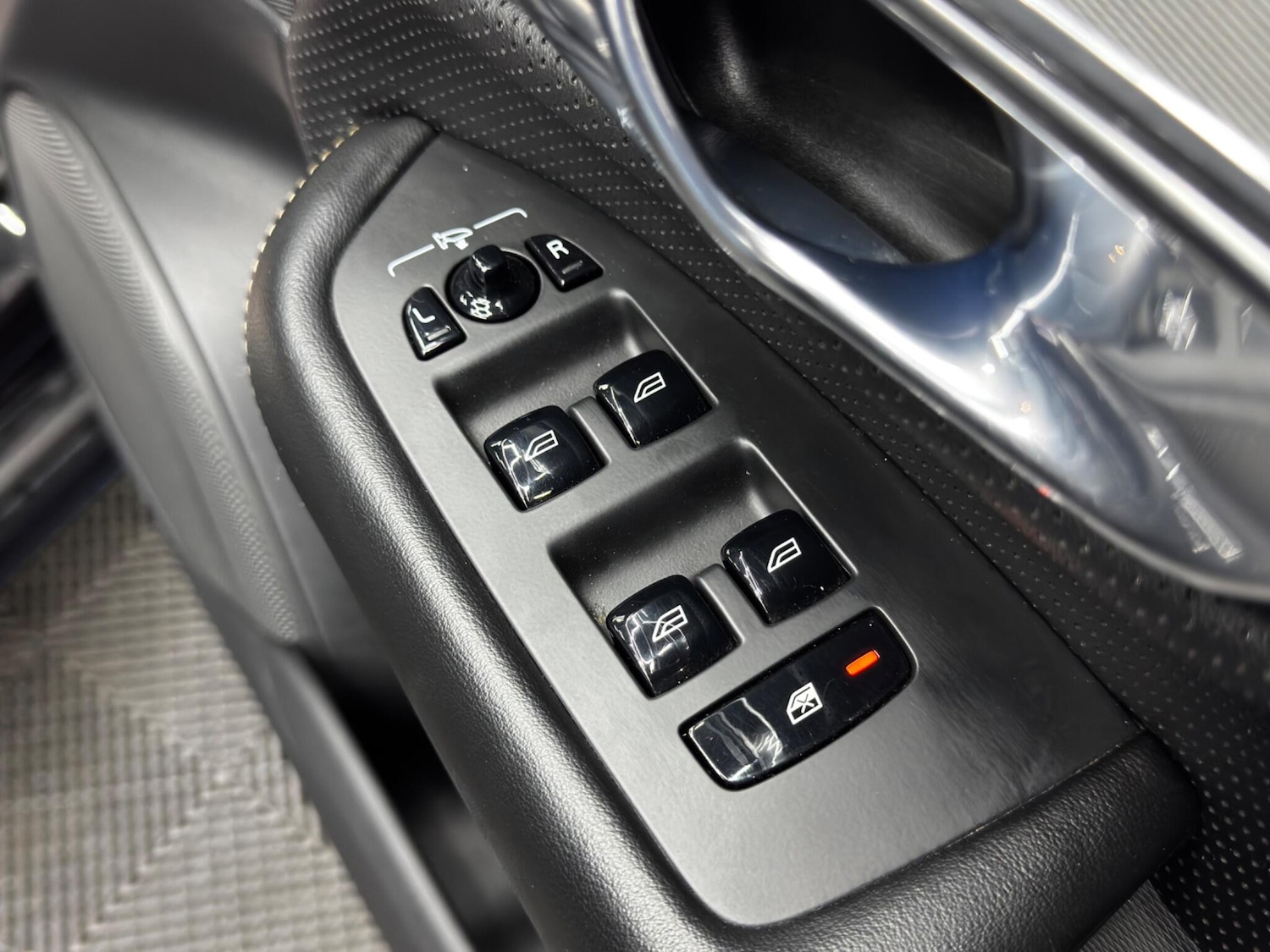 Used Volvo XC90 2018 for sale - 76472654: Photo 46