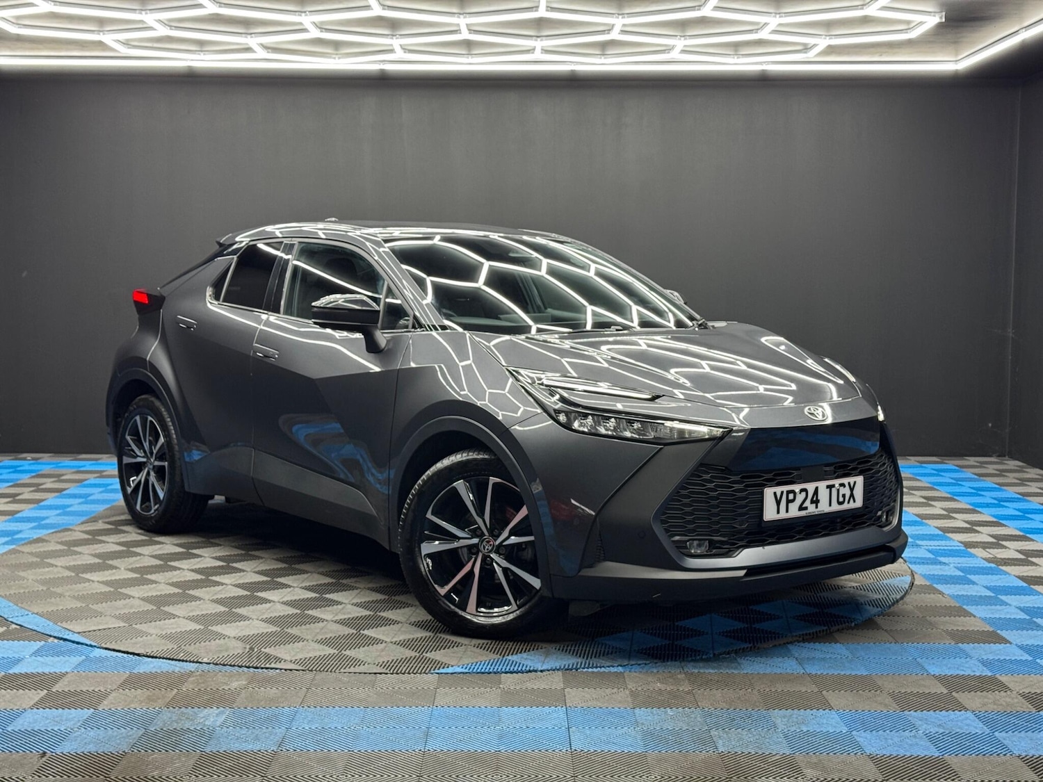 Used Toyota C-HR for sale - 77549280: Photo 1