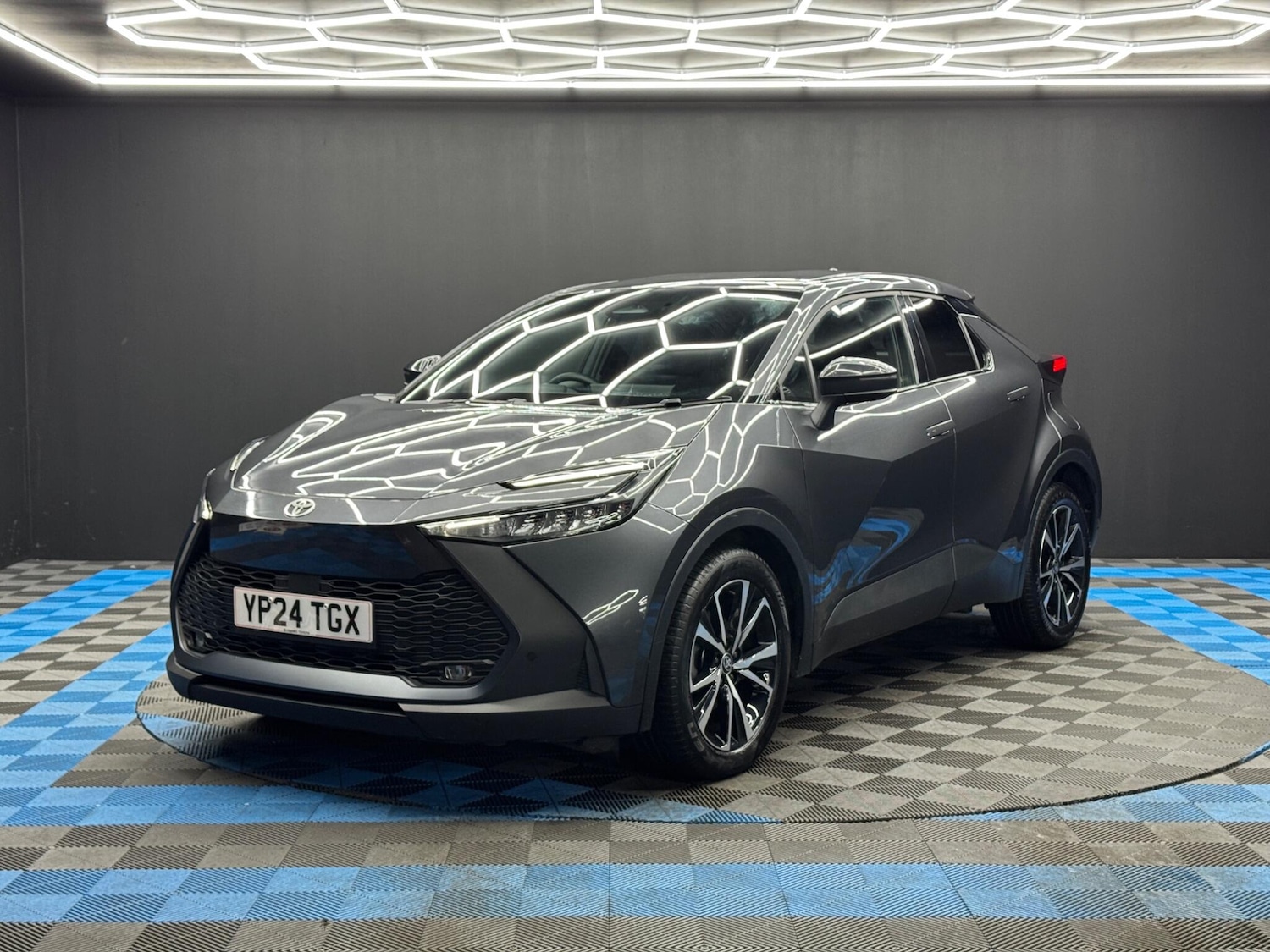 Used Toyota C-HR for sale - 77549280: Photo 3